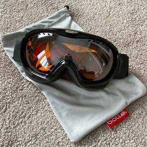 Bolle Mens brown/bronze lens ski goggles. In great condition with dust bag